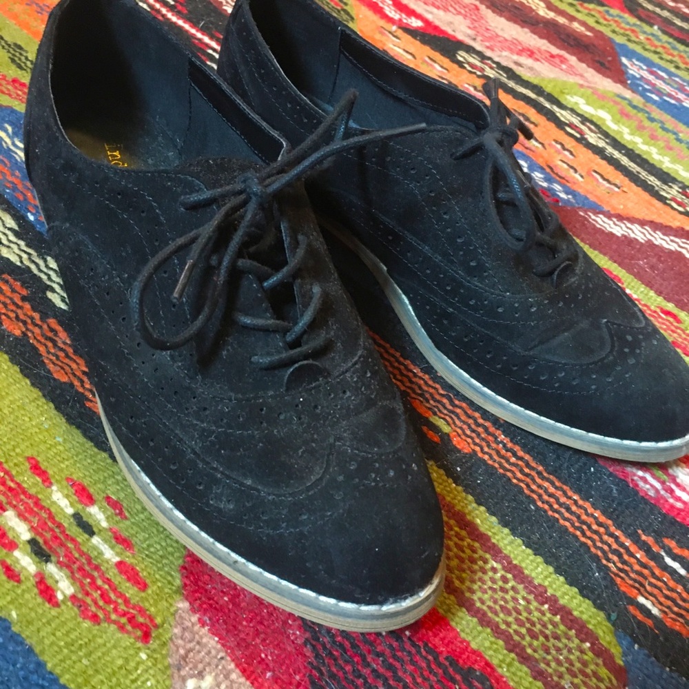 Black Oxford flats